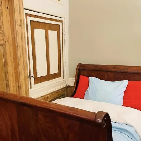 Red Light Chinatown Centre Bed and Breakfast