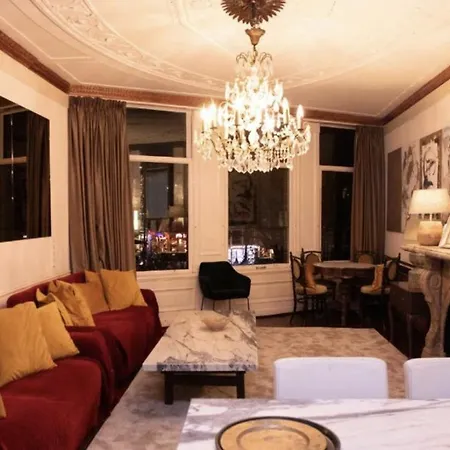 Red Light Chinatown City Centre Bed & Breakfast *