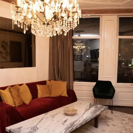Red Light Chinatown City Centre Bed & Breakfast *